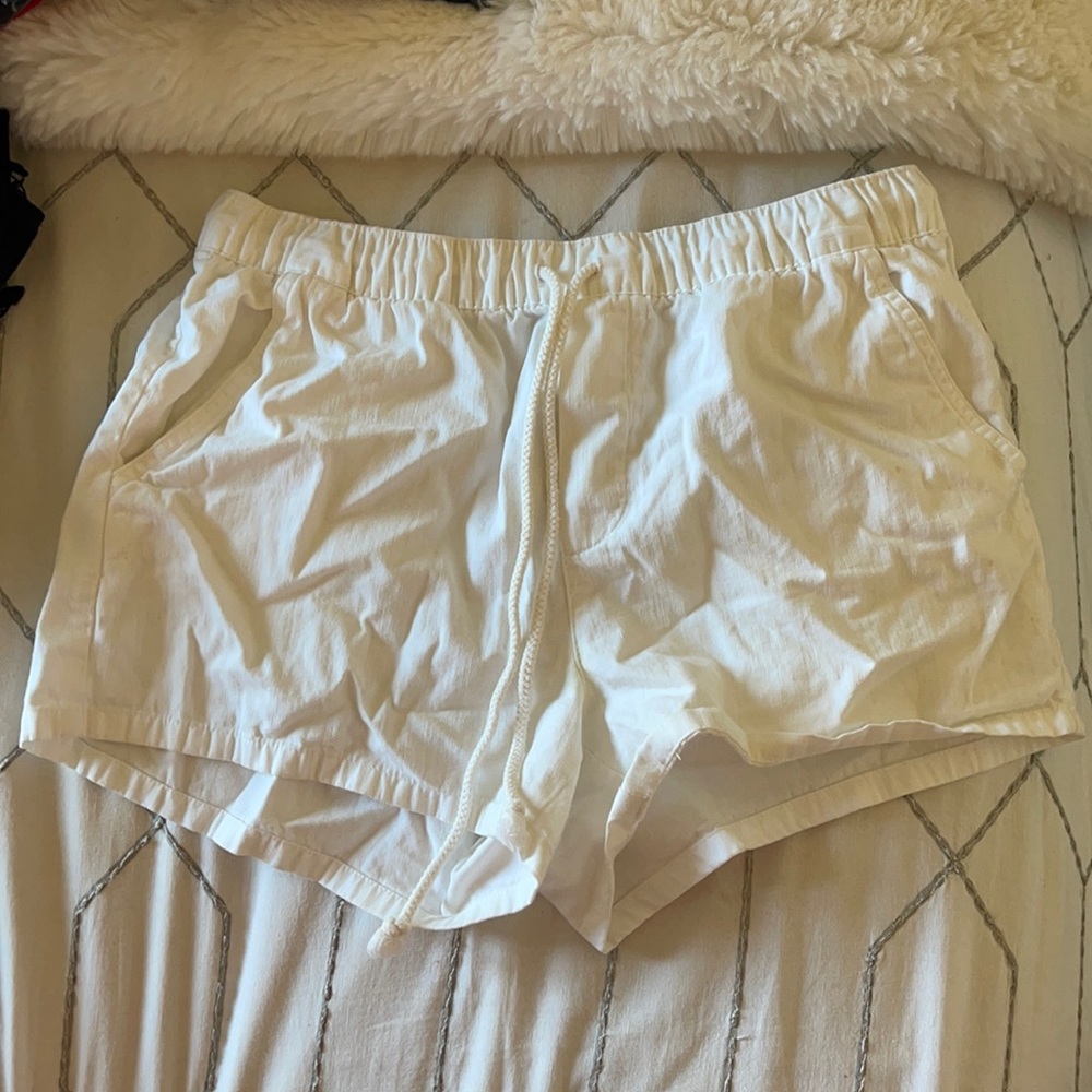 Cute white shorts
